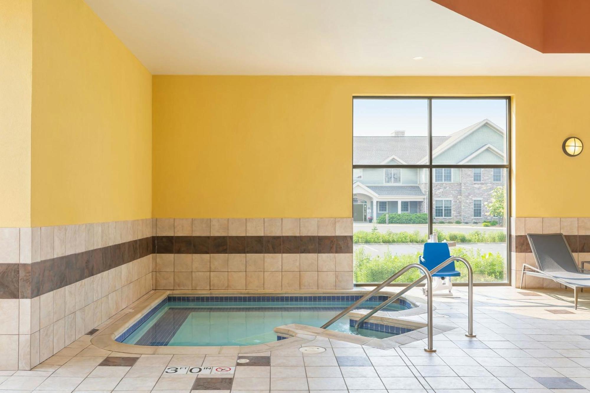 Courtyard By Marriott Madison West / Middleton Hotel Exterior foto