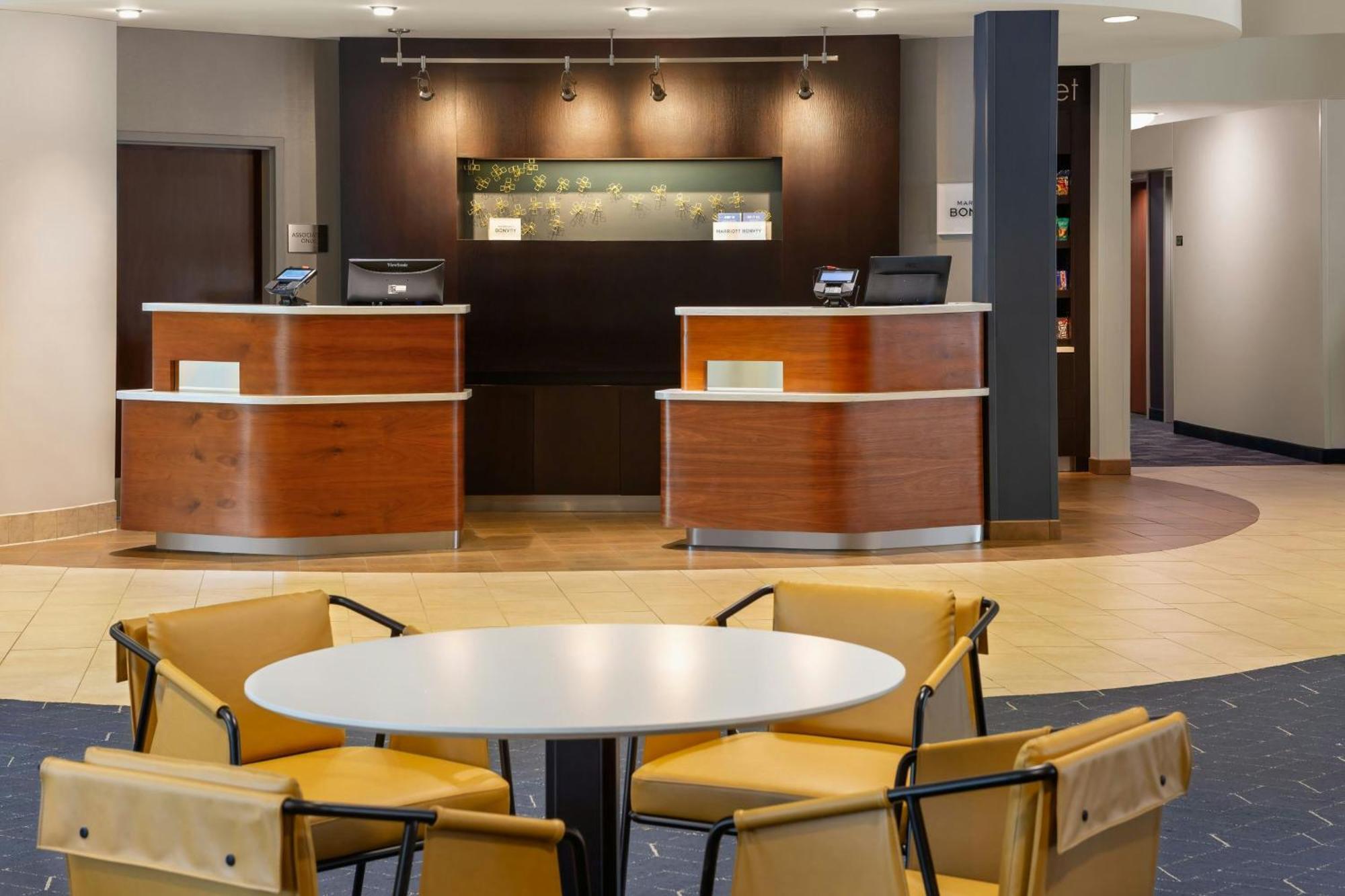 Courtyard By Marriott Madison West / Middleton Hotel Exterior foto